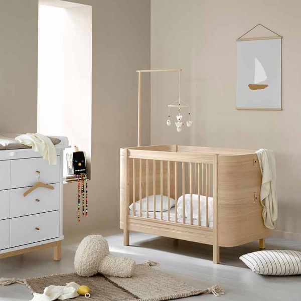 Lit bébé Wood Mini+ avec flèche de lit - Chêne