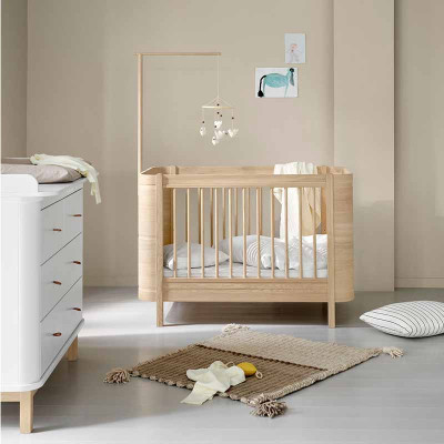 Lit bébé Wood Mini+ avec flèche de lit - Chêne