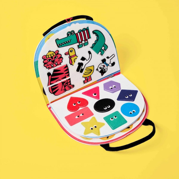 Livre d'activités Montessori - Shapes and colors