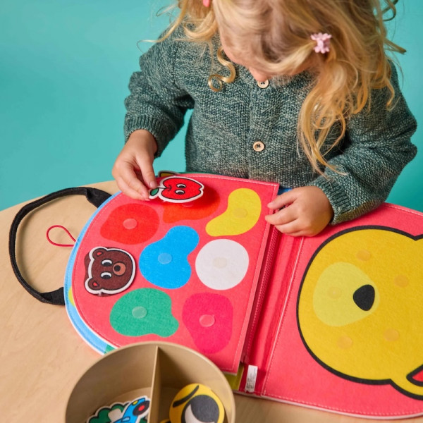 Livre d'activités Montessori - Shapes and colors