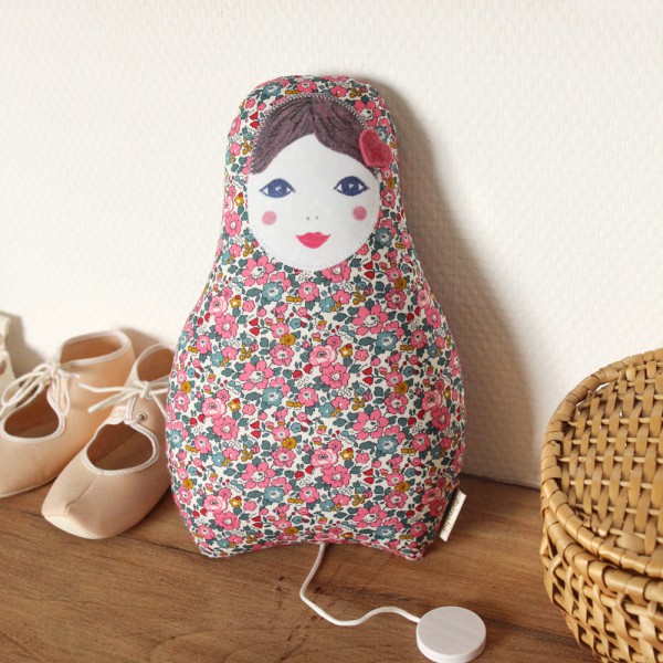poupee musicale
