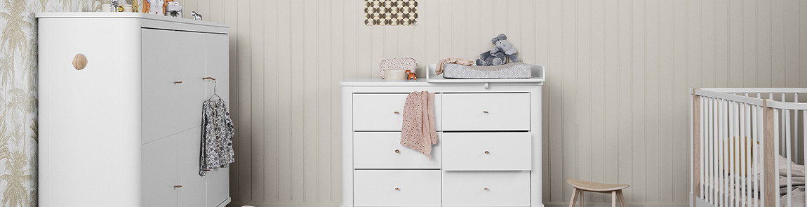 Commodes & Tables &agrave; langer